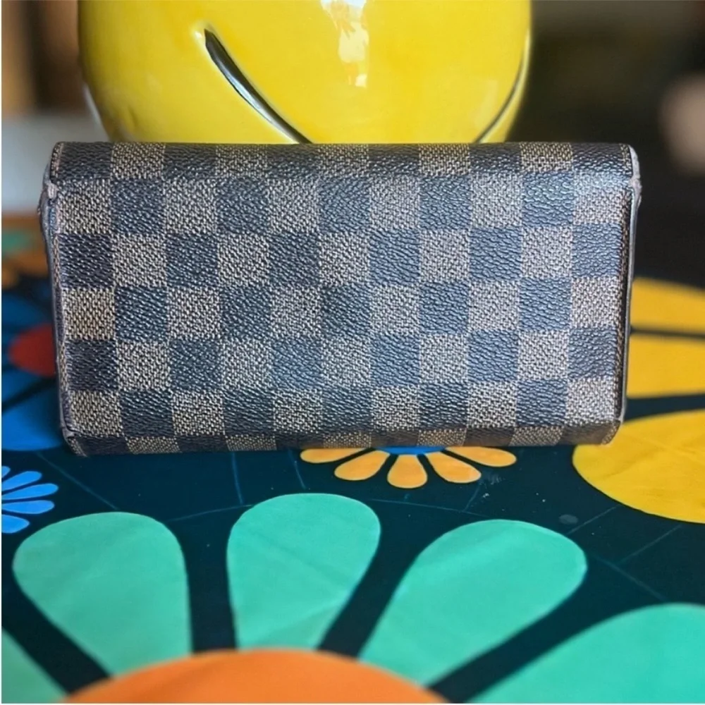 🚨SALE 🚨LV Damier Wallet (Cobblers dream) - Picture 2 of 12